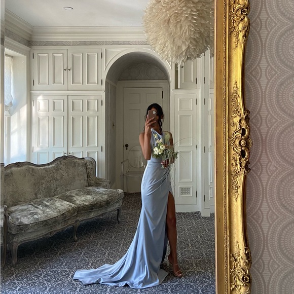 Light baby Blue high slit dress halter neck backless - Picture 9 of 12